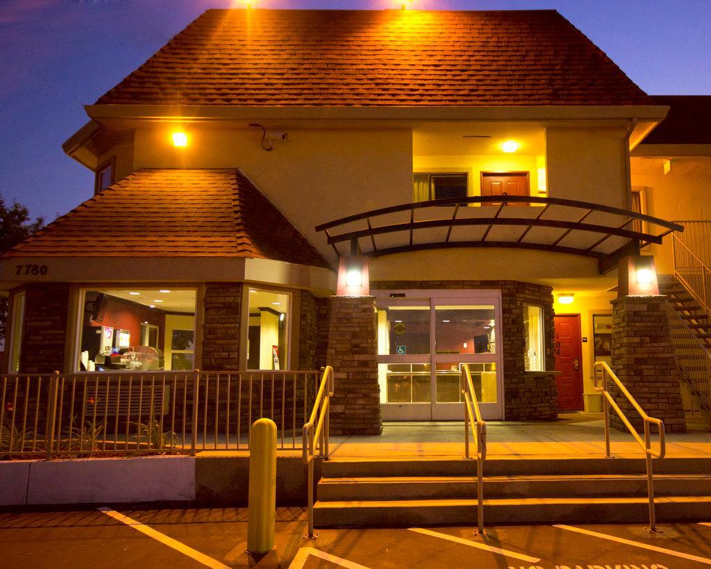 Quality Inn Elk Grove-Сакраменто Екстериор снимка
